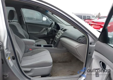 2010 Toyota Camry Le z USA, uszkodzony, nr VIN 4T1BF3EK9AU094047